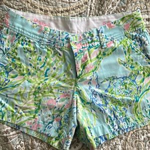 Lilly Pulitzer shorts size 8. Seaweed turtles pattern